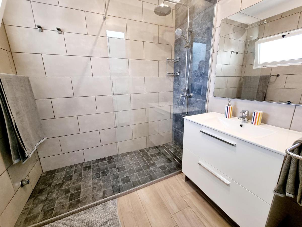 Apartamento Luca 05 En Playa Roca Costa Teguise Kültér fotó